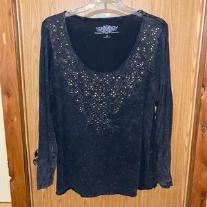 Woman’s plus size Maurices distressed blingy long sleeve shirt size 3xl